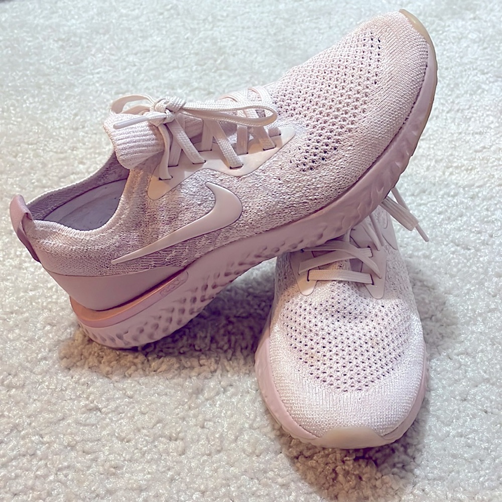 Practically New ✨ RARE Nike Women Epic React Flynet Pearl Pink Sneaker Size 6.5